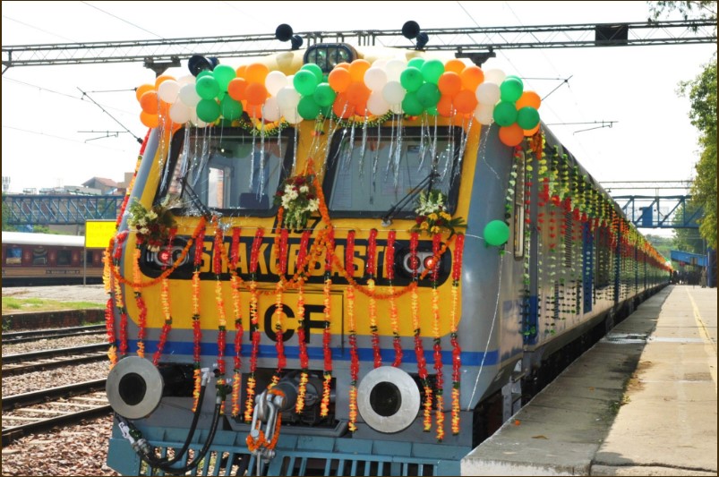 indian-railways-solar-powered-train-delhi