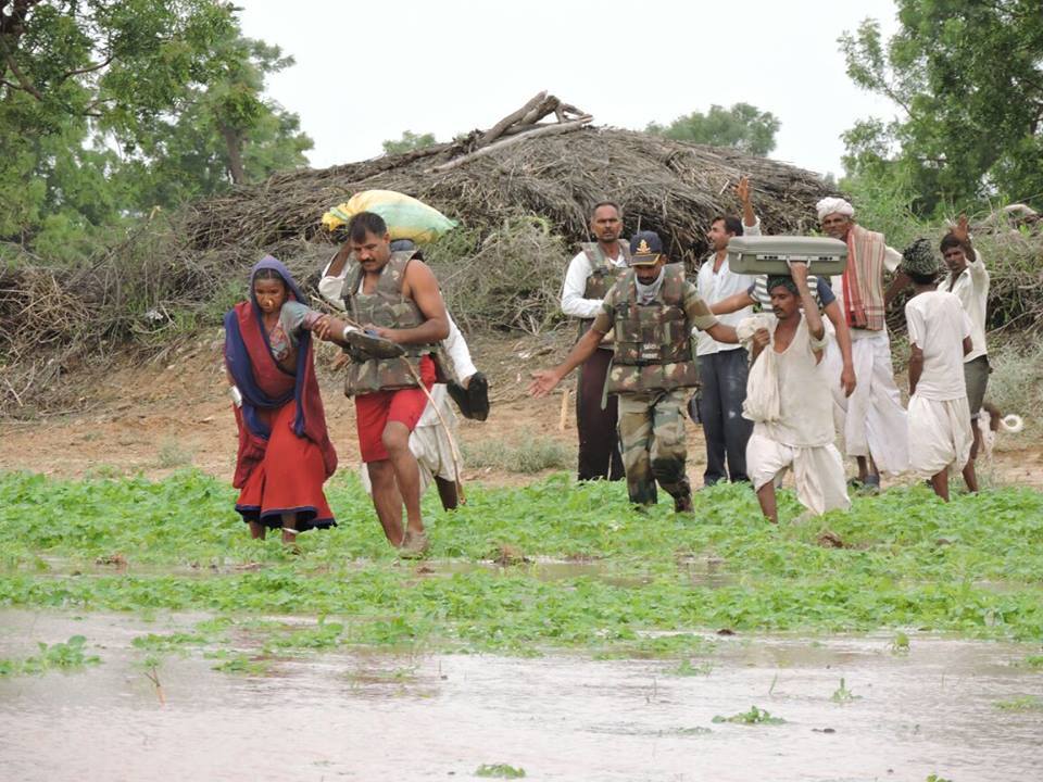 gujarat-floods-rescue-operations