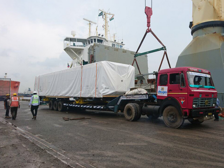 The locomotive fleet arriving at Haldia, Kolkata Port. Source: <a href="http://www.railwaygazette.com/news/traction-rolling-stock/single-view/view/alstom-delivers-first-locomotive-bodyshell-to-india.html">Railway Gazette</a>.