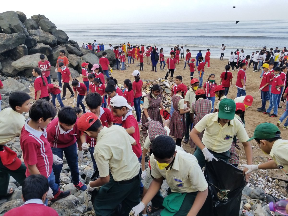 Good Work Mumbai! 1400 Volunteers Clean Up Versova Beach After Ganesh Visarjan