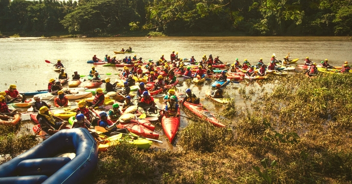 Kudos! 120 Kayakers Clean Half a Ton of Waste From Kerala’s Chaliyar River