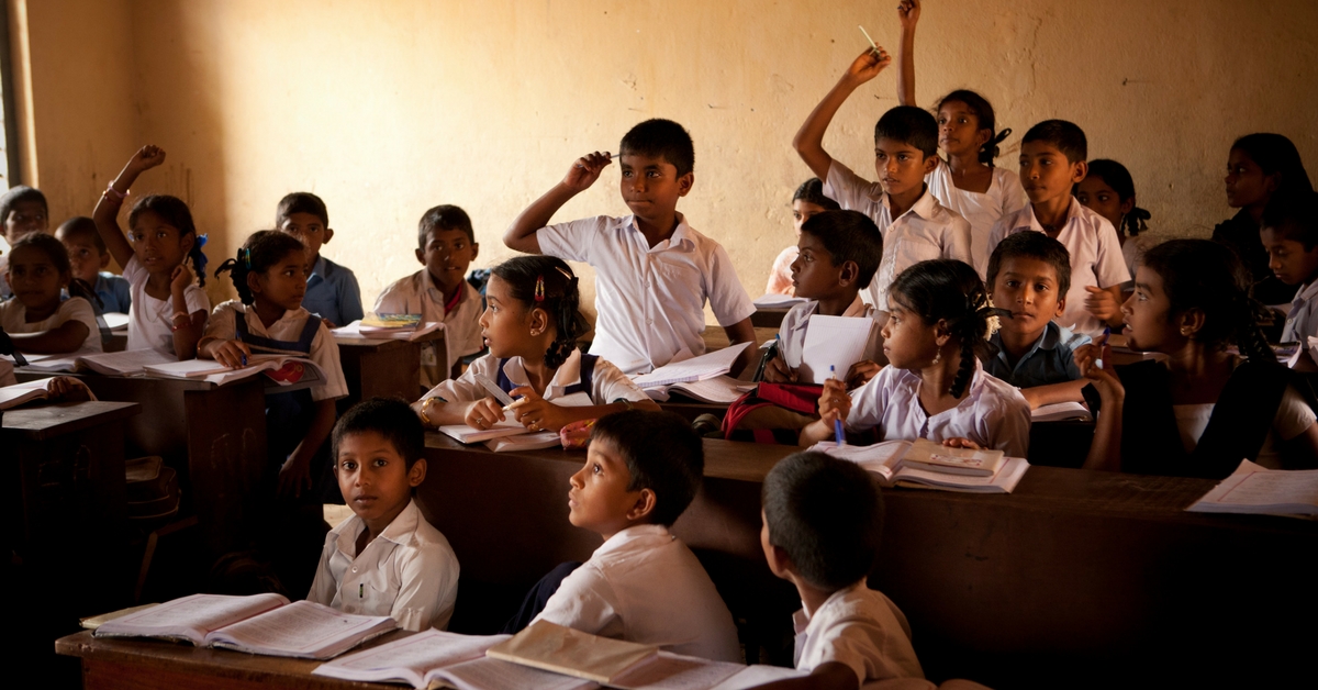 WhatsApp Group Comes Together to Set up a Smart Classroom in a Government School!