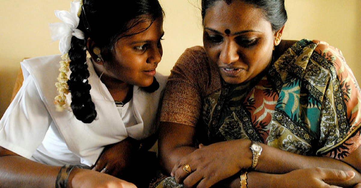 Women Helpers in This Bengaluru School Are Learning English From the Students Themselves!