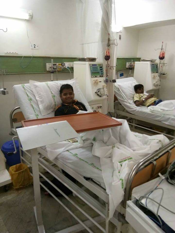 20-year-old Harish battling Thalassemia Major receives his first blood tranfusion at TWF's newly inaugurated centre at Bhailal Amin Hospital in Vadodara, Gujarat. (Source: TWF)