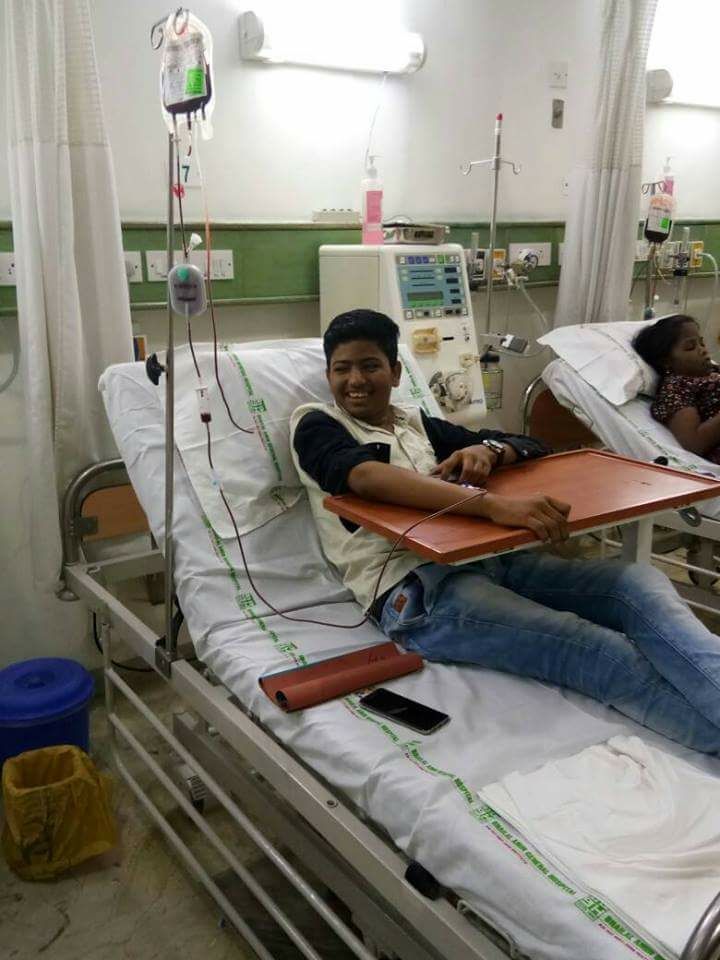 20-year-old Harish battling Thalassemia Major receives his first blood tranfusion at TWF's newly inaugurated centre at Bhailal Amin Hospital in Vadodara, Gujarat. (Source: TWF)