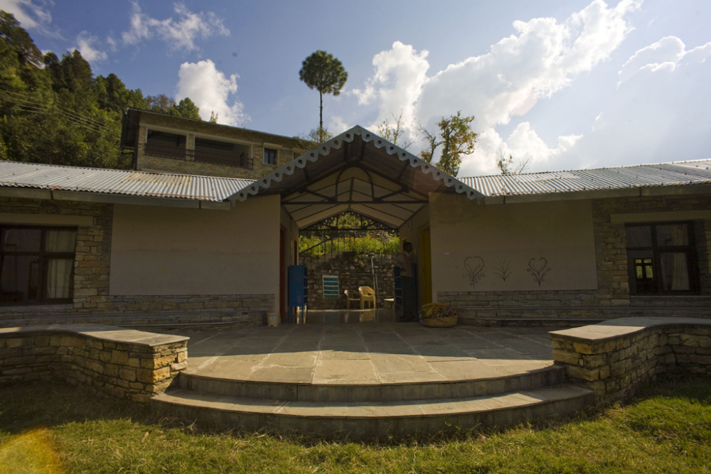 Front view of pre-school as well as the performance area. (Source: Chirag School)