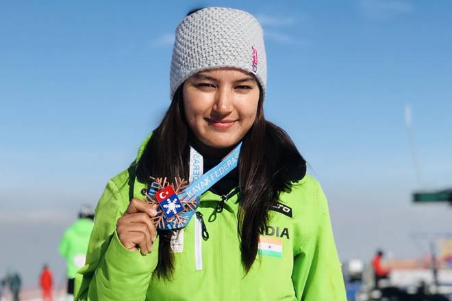 Aanchal Thakur standing with her medal in Turkey. (Source: Twitter)