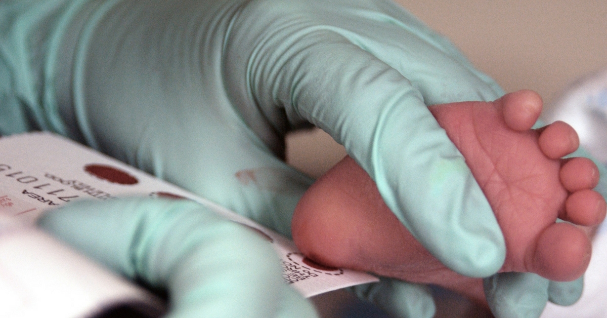 A Long Flight Isn’t an Ideal Labour-Room, but India-Born Doctor Saves the Day!