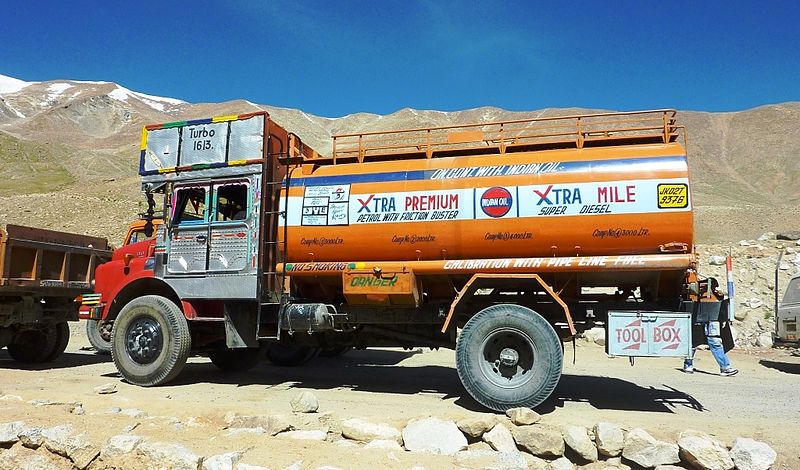 Indian Oil fuel truck on the way to Ladakh. (Source: Wikimedia Commons)