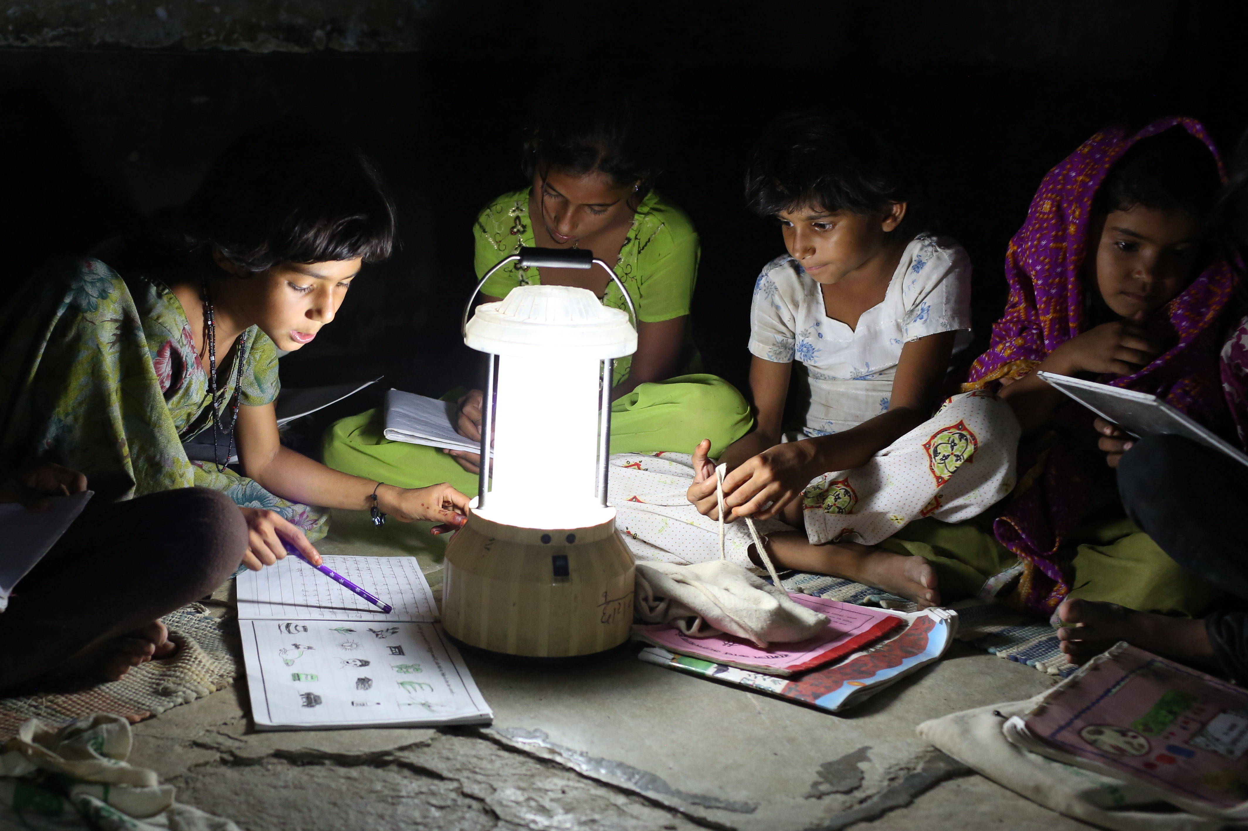 Barefoot College solar-powered night school initiative in Rajasthan (Source: Barefoot College)