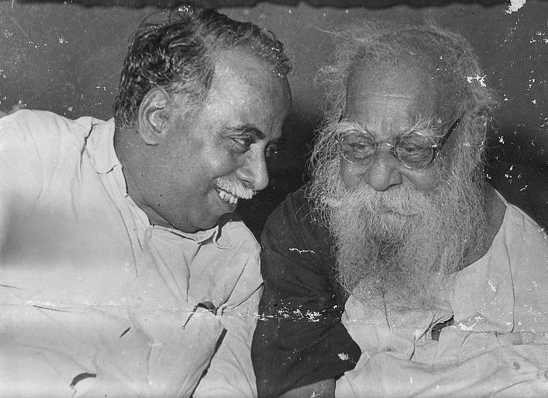 CN Annadurai (Left) with his erstwhile mentor Periyar. (Source: Wikimedia Commons)