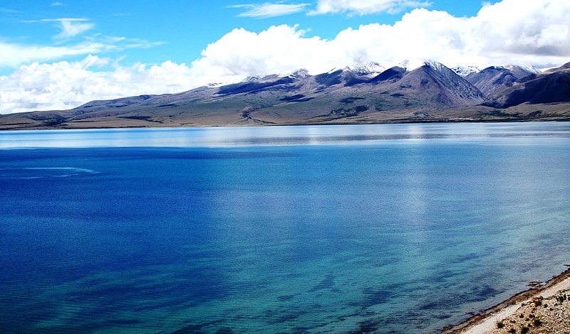 Lake Mansarovar (Source: Wikimedia Commons)