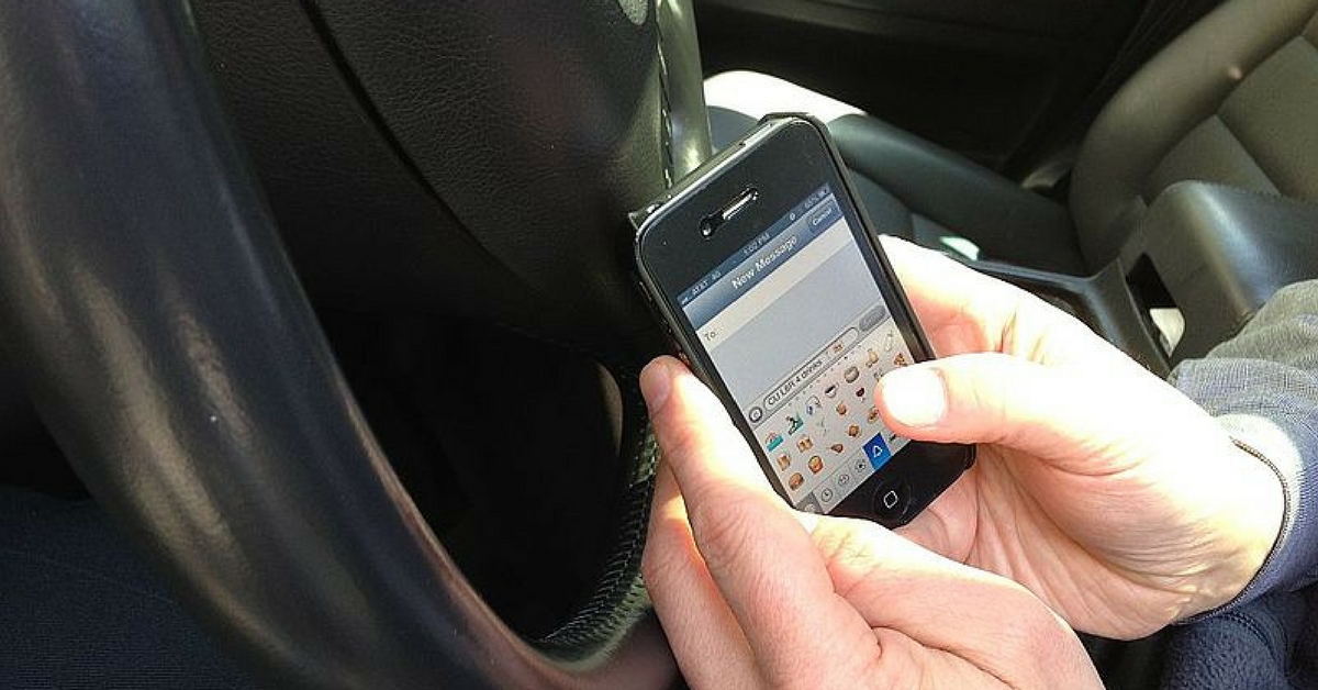 Don't use your phone while driving in Bengal, you might lose your licence.Representative image only. Image Courtesy: Wikimedia Commons.
