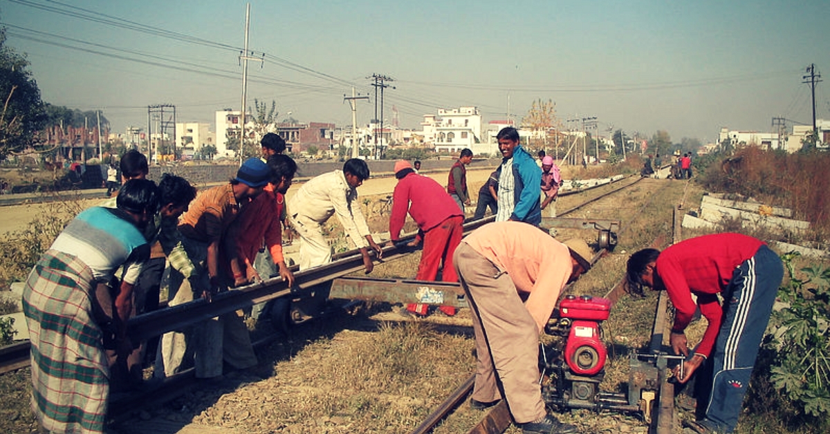 The daily maintenance personnel are an extremely vital part of the Indian Railways.Representative image only. Image Courtesy: Wikimedia Commons.