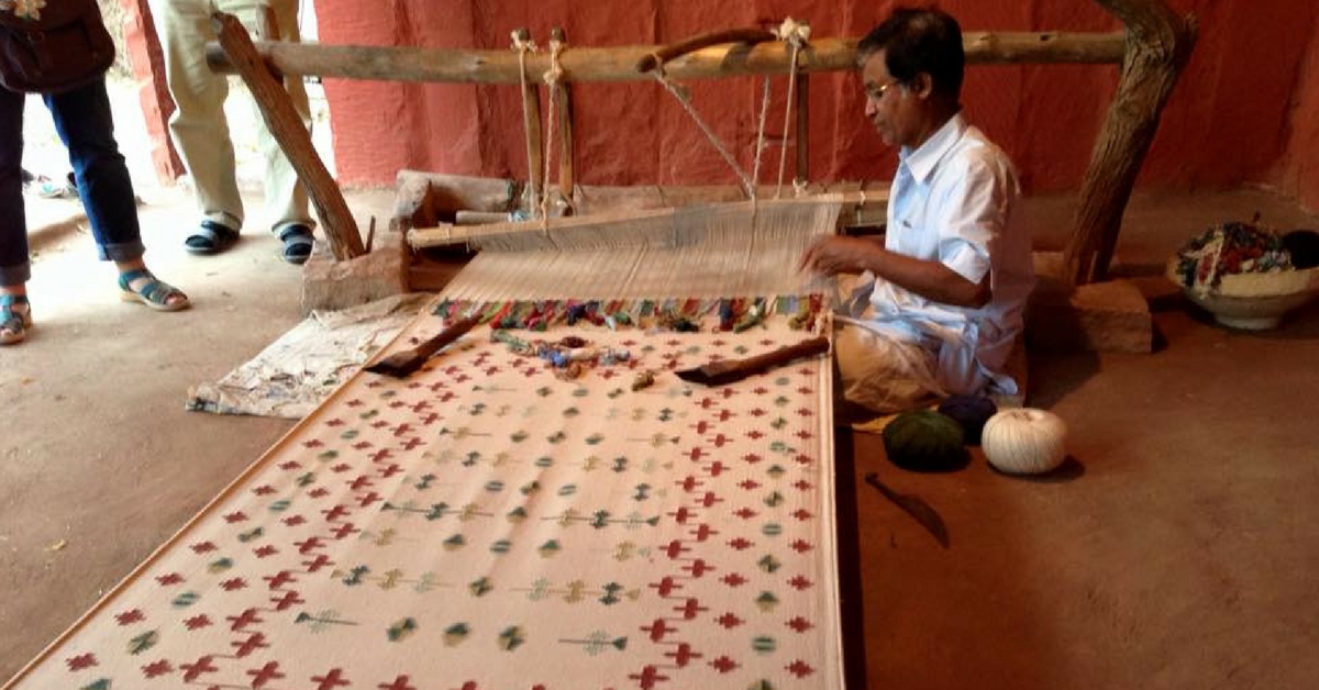 Management Grad Gives Up High-Paying Job To Help Poor Weavers of Thar Desert!