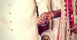 Kolkata Priestess Junks Patriarchy, solemnizes Wedding Without Kanyadaan!