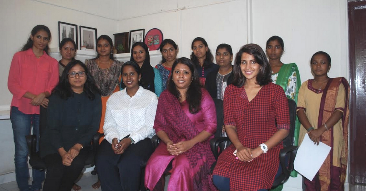 This ‘Bank’ Provides Dignity & Confidence To Kerala’s Poor Women, One Dress at a Time!