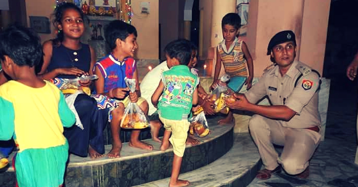 Choosing IPS Over a Rs 50 Lakh Job, This Amazing Officer Also Teaches Poor Kids!