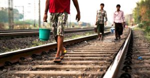 Here's Why the Railways Is Going to Build a 500-Km Wall Along the Delhi-Mumbai Route