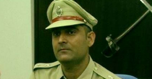 Asaram Convicted: This IPS Officer Braved 2000 Threats to Make It Happen!