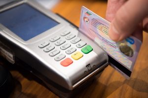 Cash Crunch: Withdraw Rs 2000 From SBI's PoS Machines Free of Charge