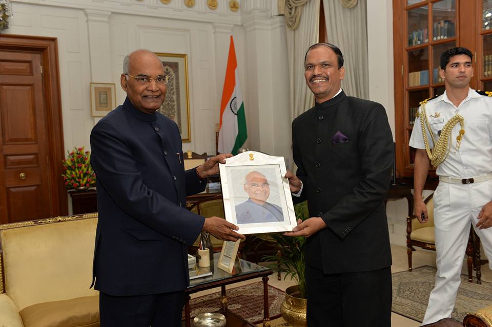 Atul Malhari Gotsurve with President Ram Nath Kovind. (Source: Facebook/Atul M Gotsurve)