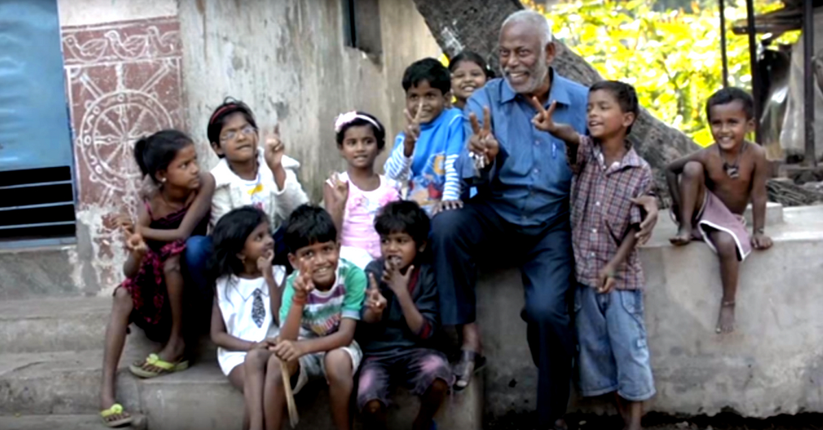 Odisha Tea Vendor Spends Half His Income to Educate, Feed Slum Kids!