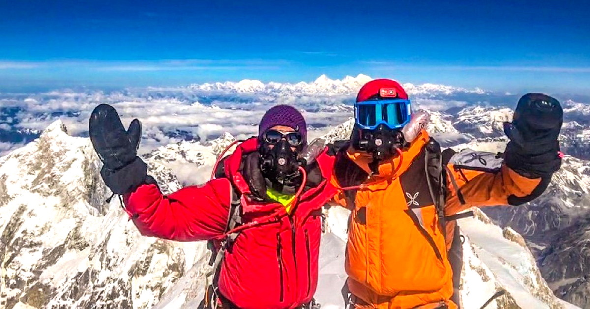 Arjun Vajpai and his friend Alex d'Emilia atop Mount Kangchenjunga (8586m) on 20th May 2018, 8:05am. (Source: Twitter/Arjun Vajpai)