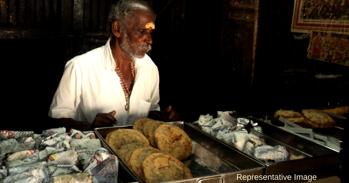 Tried Madurai’s Unique Azhagarkoil Dosa? 70-YO’s Been Selling Them for 35 Years!