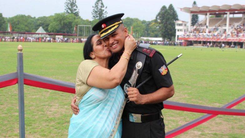 Lieutenant Hitesh Kumar with his mother. (Indian Soldier: The Unknown Stories/ Facebook)