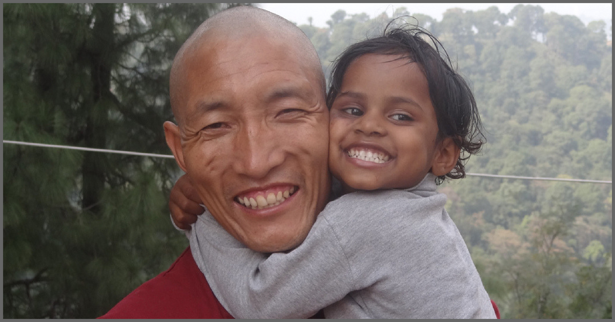 Tibetan Monk Finds Heartwarming Way of Giving Back & Saying ‘Thank You, India’!