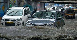 Mumbai Rains: Driving on Flooded Roads? Here's What To Do To Stay Safe!