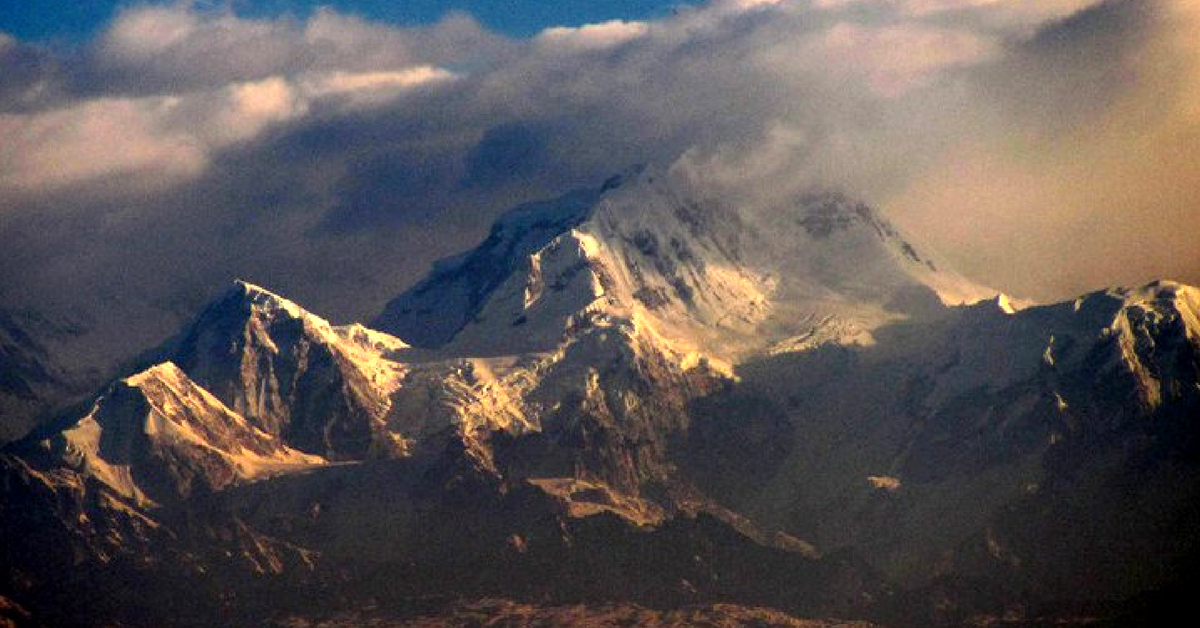 The imposing view of the lofty Himalayas at Sandakphu, India. Image Credit: Aniruddha Das