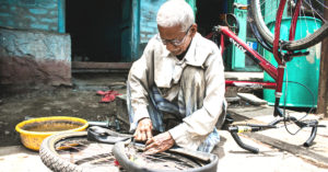 Run By 84-YO, Humble Village Shop in Karnataka is a Heartwarming Symbol of Humanity!