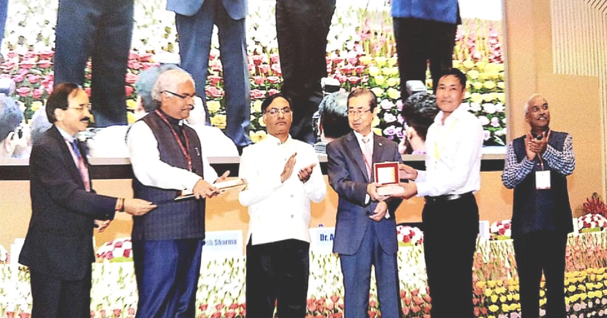 Sonam Lotus (Extreme Right) accepting his award from the Centre last month. (Source: Facebook/Sonam Lotus)