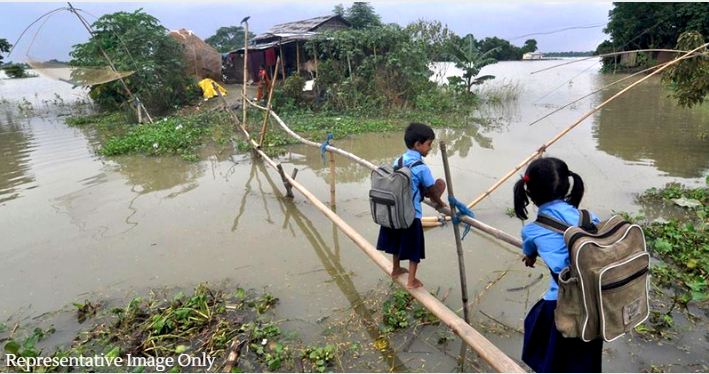 The Karnataka State Government has ensured that the kids in Kodagu don't miss out on school due to floods. Image Credit: Sandeep Swain