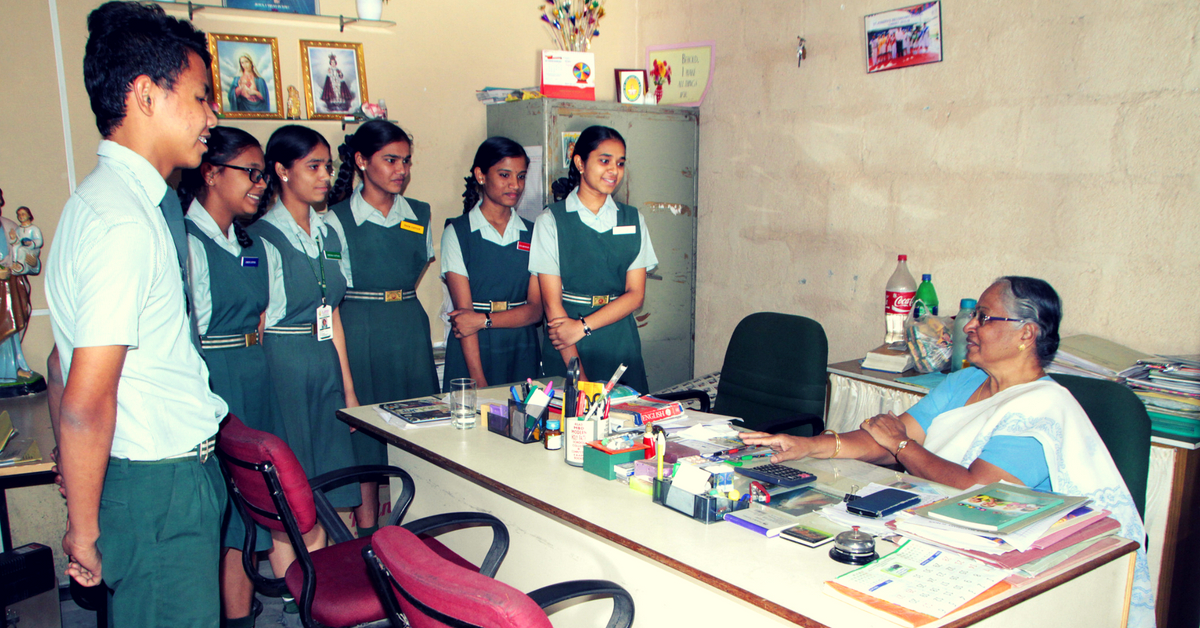 77-YO Hyd Lady Sold Home to Run School, Taught Thousands of Kids in 25 Years!