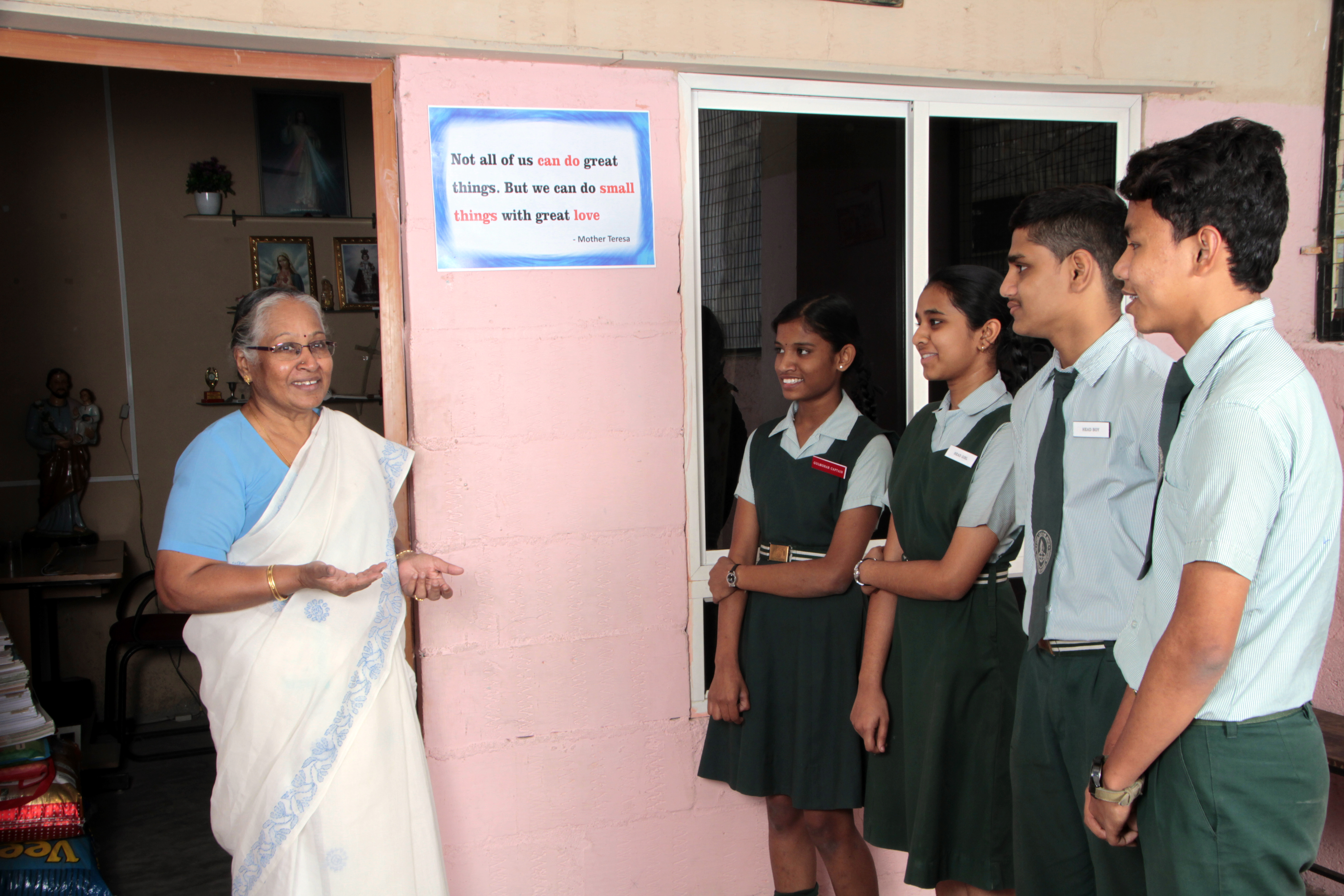 77-YO Hyd Lady Sold Home to Run School, Taught Thousands of Kids in 25 Years!