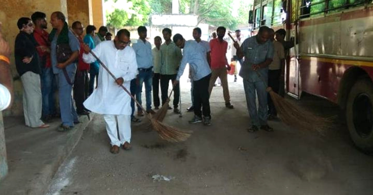 Agra Govt Officer Sets Stunning Example, Cleans Office & Sweeps Roads Himself!