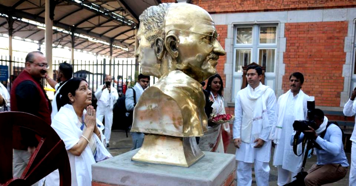 3D Printing & Ancient Moulding: Gandhi’s 2-Sided Bust Unveiled in South Africa!
