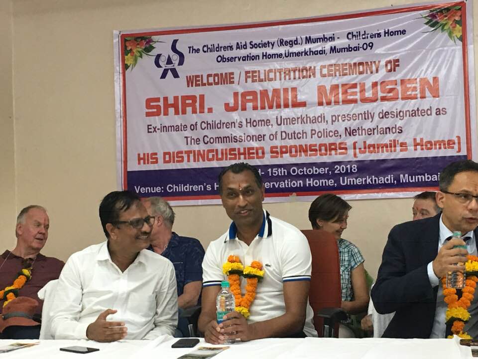 Jamil Meusen being felicitated at a children's observation home in Mumbai. (Source: Facebook/Helen Fonseca)