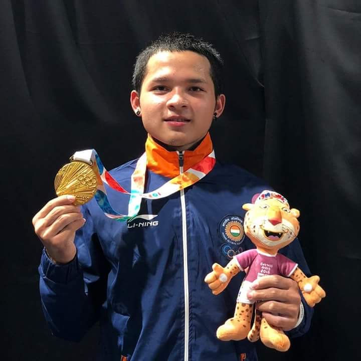 Jeremy Larinnunga with the Gold. (Source: Twitter/DD National)