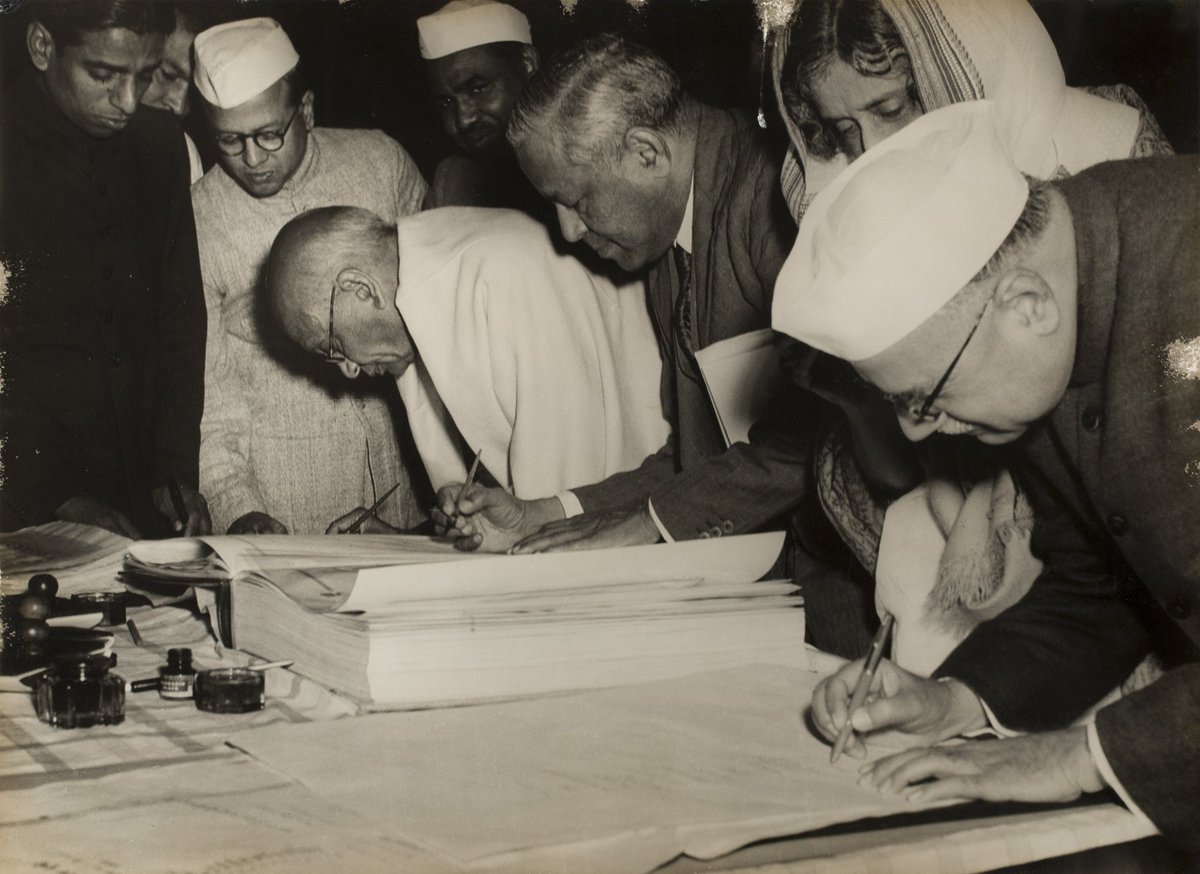Home Minister Sardar Patel signing the Constitution on January 26, 1950. (Source: Twitter)