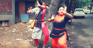 Remember The Viral 'Bharatnatyam on Footpath' Video? B'luru Takes It To the Next Level!
