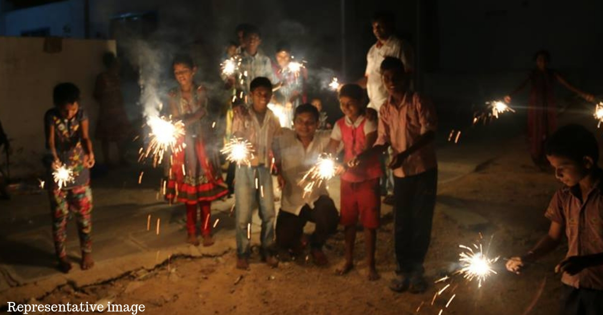 What Is a Green Firecracker? Here’s How Your Diwali Explosions Can Be Eco-Friendly and Bright