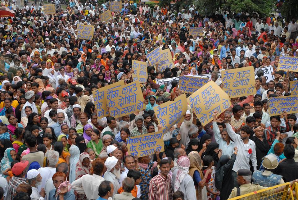 34 years later, protesters are still taking to the streets demanding better compensation, rehabilitation for the victims of the Bhopal Gas Tragedy. (Source: Abdul Jabbar/Facebook) 