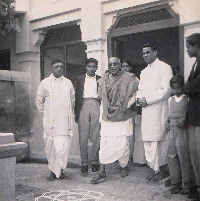 Another fascinating quality was his ability to evolve his public position on certain subjects like language and federalism. As Chief Minister of Madras he made Hindi compulsory in educational institutions. However, at an All-India Language Conference in 1958, he declared: "Hindi is as much foreign to non-Hindi speaking people as English [is] to the protagonists of Hindi". He supported the likes of CN Annadurai in this regard. (Source: Twitter) 