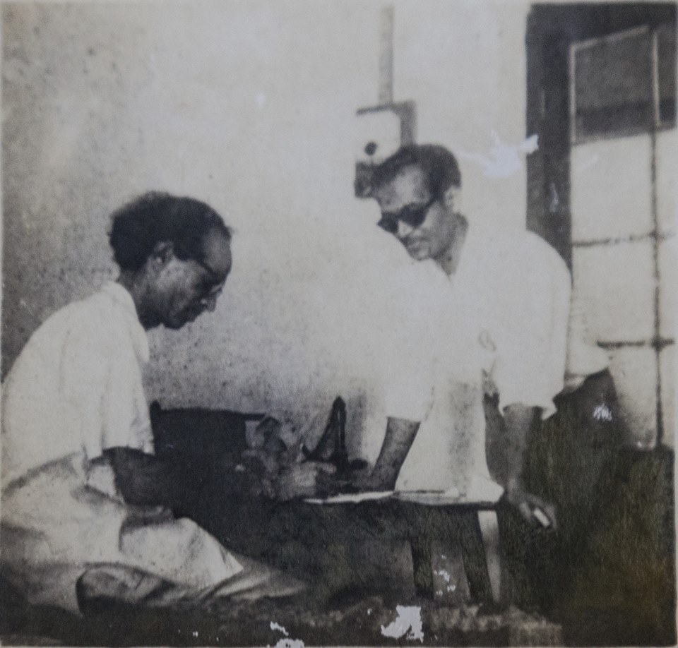 Hemango Biswas and Bhupen Hazarika during the 1960 Peace Mission (against language riots) in Assam. (Source: Facebook/ Rongila Biswas) 