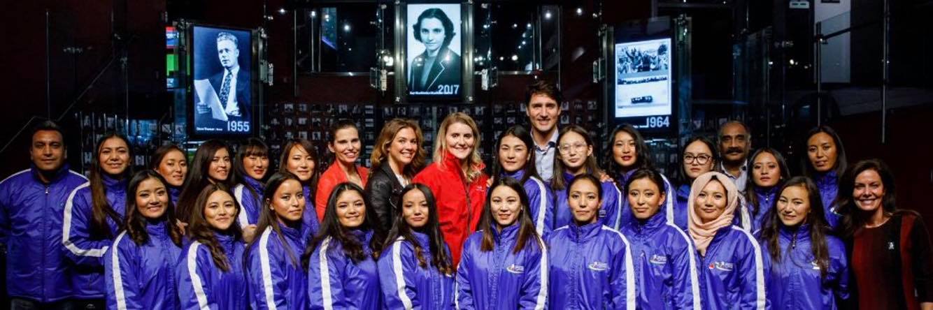 The Indian Women's Ice hockey Team standing with Canadian PM Justin Trudeau and ice hockey legend Hayley Wickenheiser. (Source: Facebook)