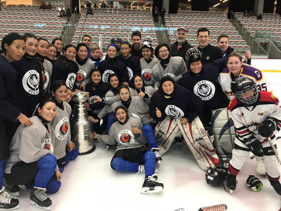 Indian Ice Hockey Women's Team posing with the Stanley Cup. (Source: Facebook)